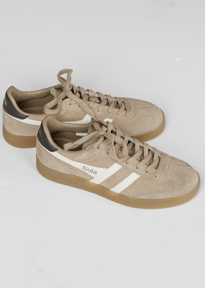 Cappuccino Gola Viper sneakers with ivory side stripes, tonal laces, and gum soles on white background.