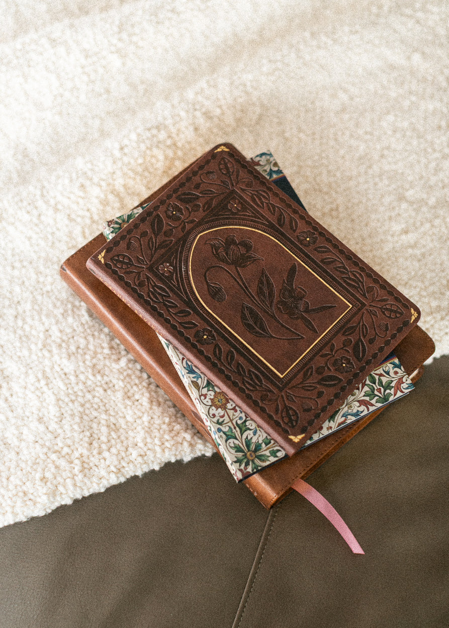 Hosanna Revival Notebook Palma Theme