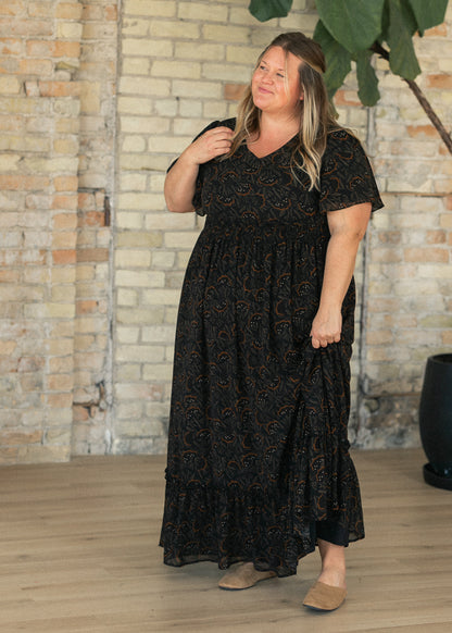 Isabella Black Floral Leaf Maxi Dress