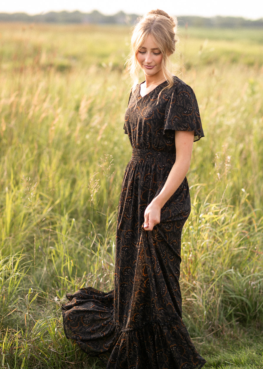 Isabella Black Floral Leaf Maxi Dress