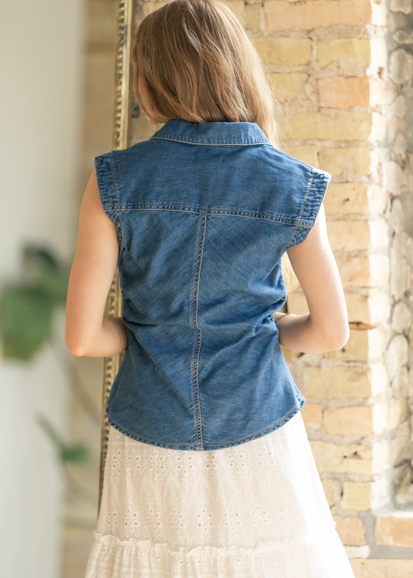 Sleeveless V-Neck Snap Front Top FF Layering Essentials