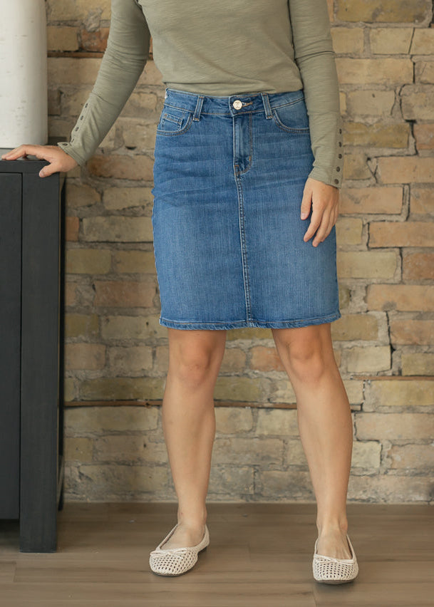 Maelia Medium Wash Denim Midi Skirt