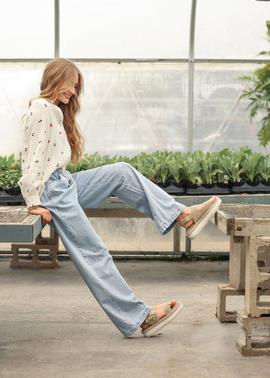 Relaxed fit denim jeans with comfortable everyday styling