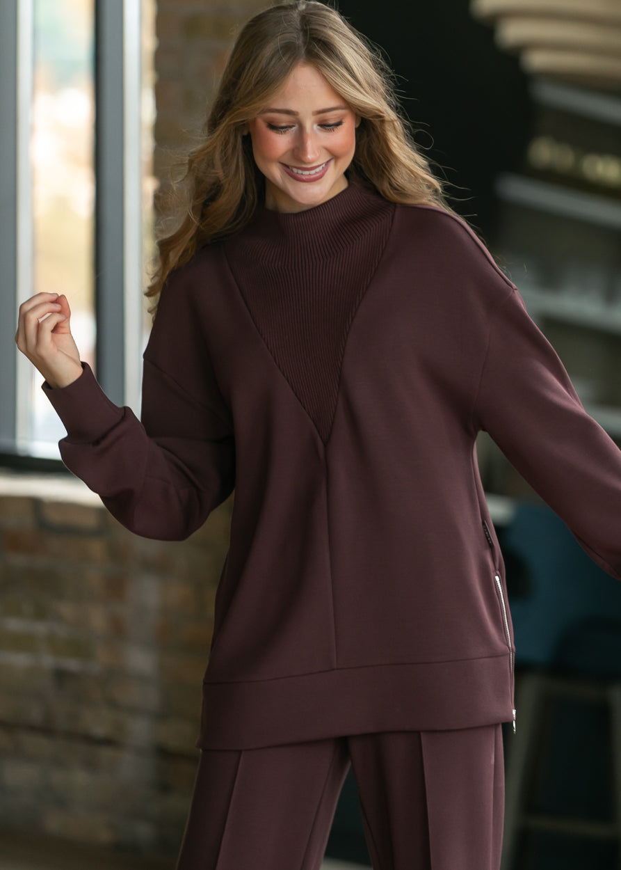 Varley Novi mock neck sweatshirt with ribbed front detail and coordinating wide leg pants.
