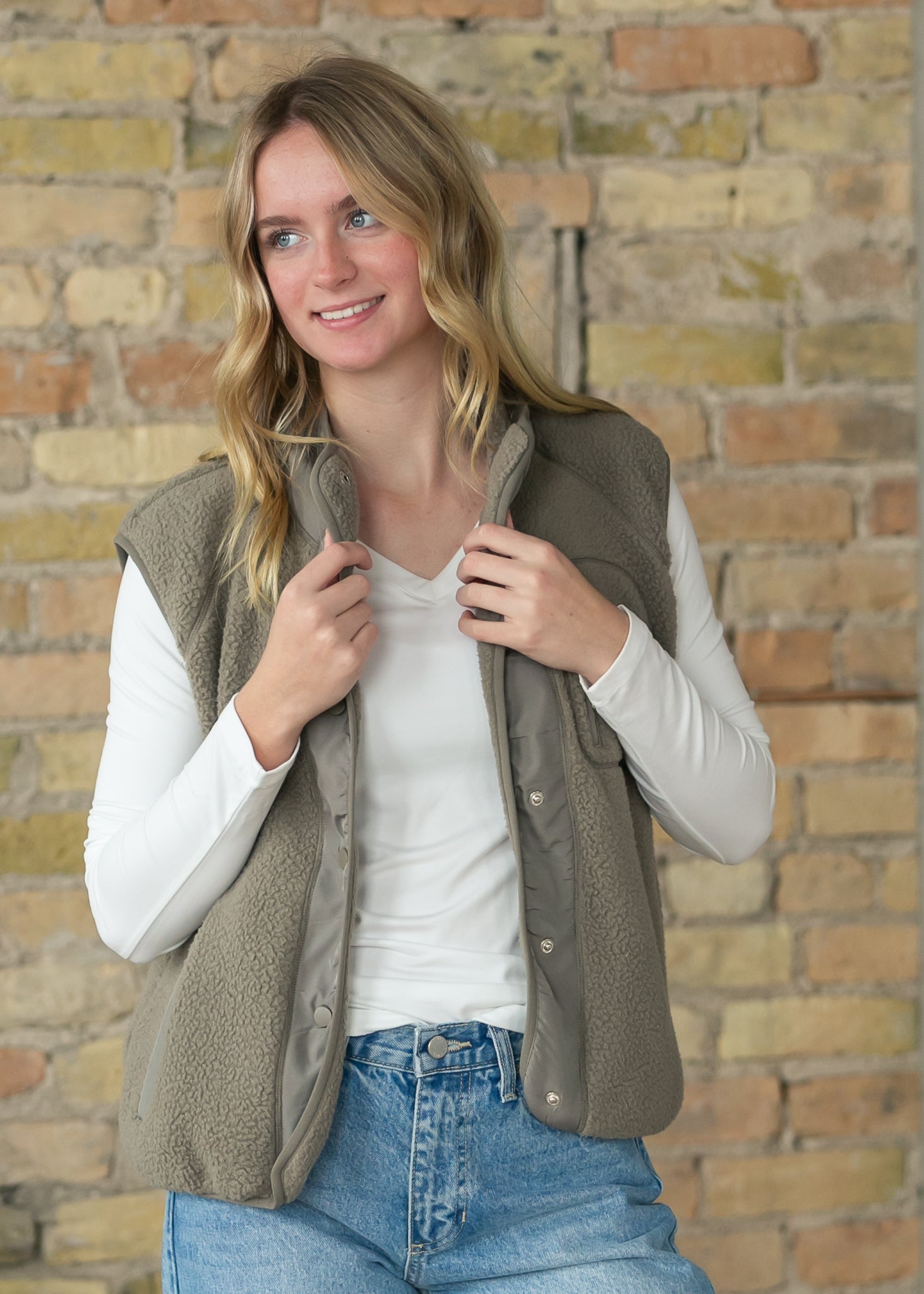 Basic Soft V-Neck Long Sleeve T-shirt FF Tops