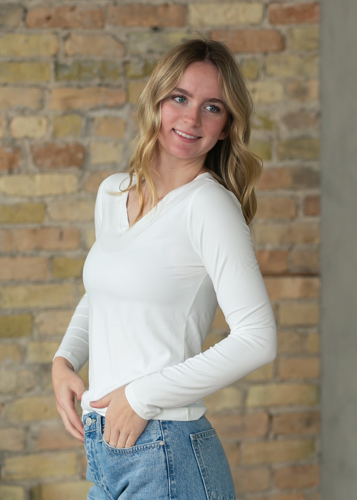 Basic Soft V-Neck Long Sleeve T-shirt FF Tops