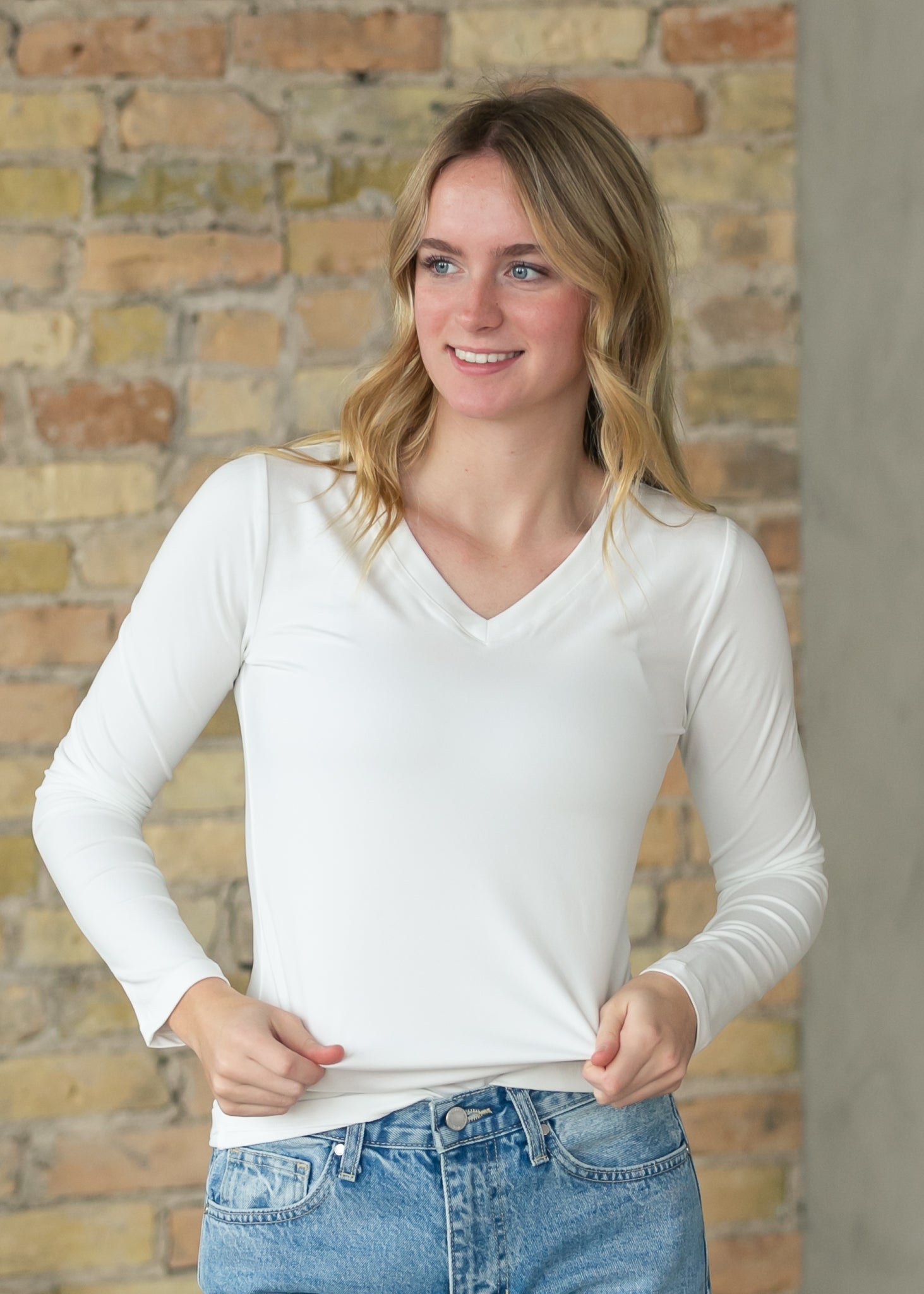 Basic Soft V-Neck Long Sleeve T-shirt FF Tops White / S