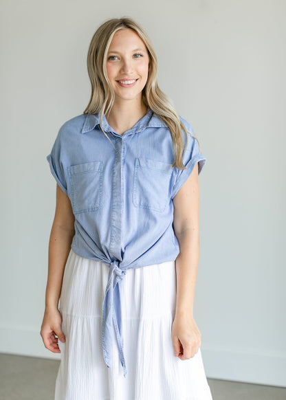 Chambray Short Sleeve Knotted Top Tops Light Denim / S