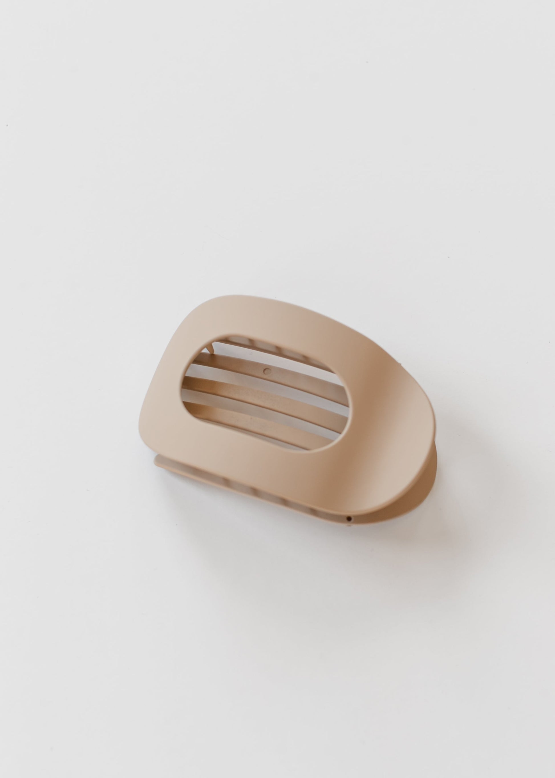 Circle Cutout Flat Claw Clip Accessories Light Tan