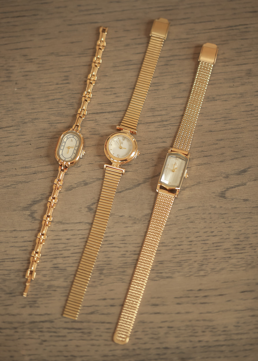 Classic Gold Circle Watch Accessory