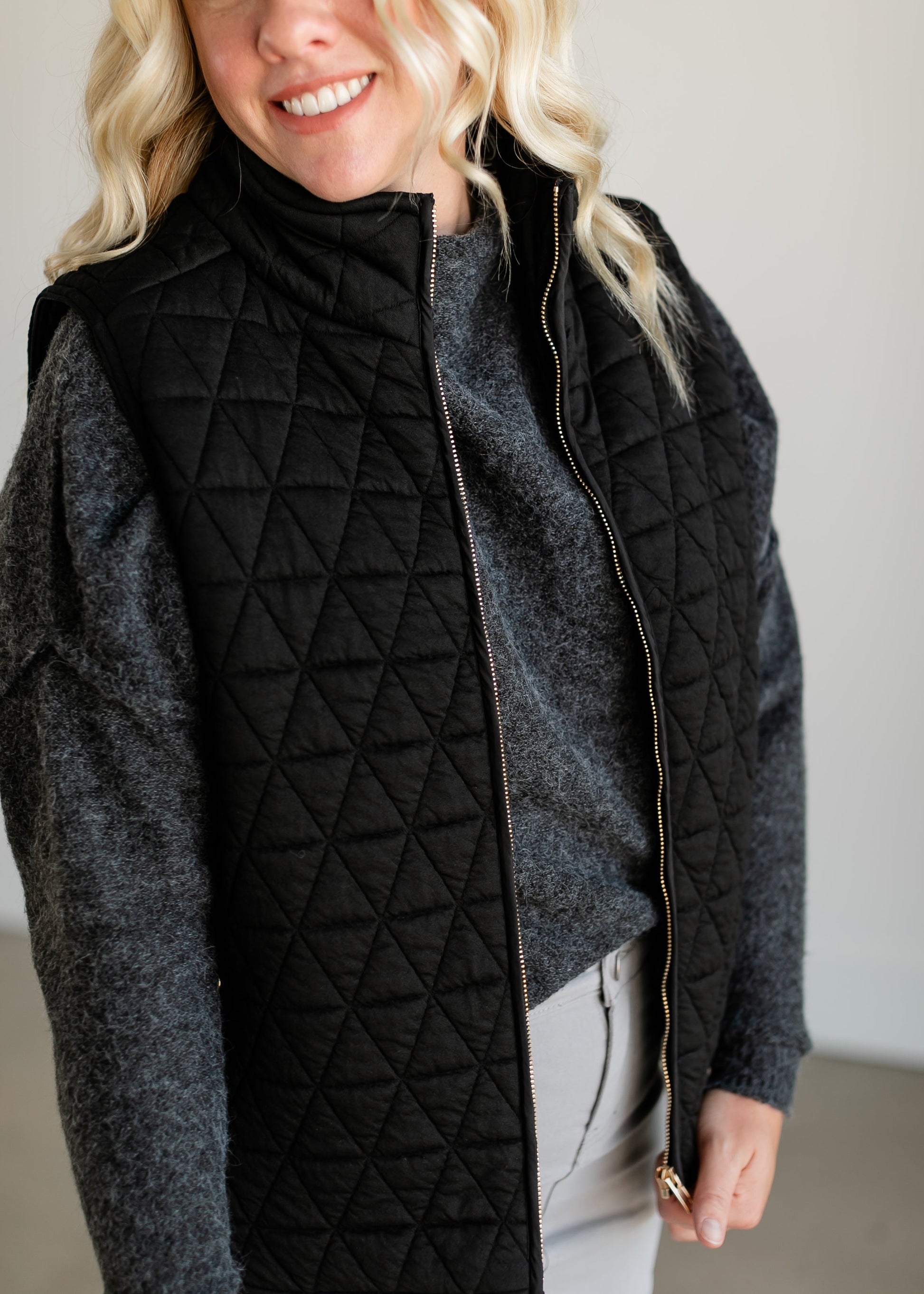 Diamond Quilted Zip-up Vest FF Tops