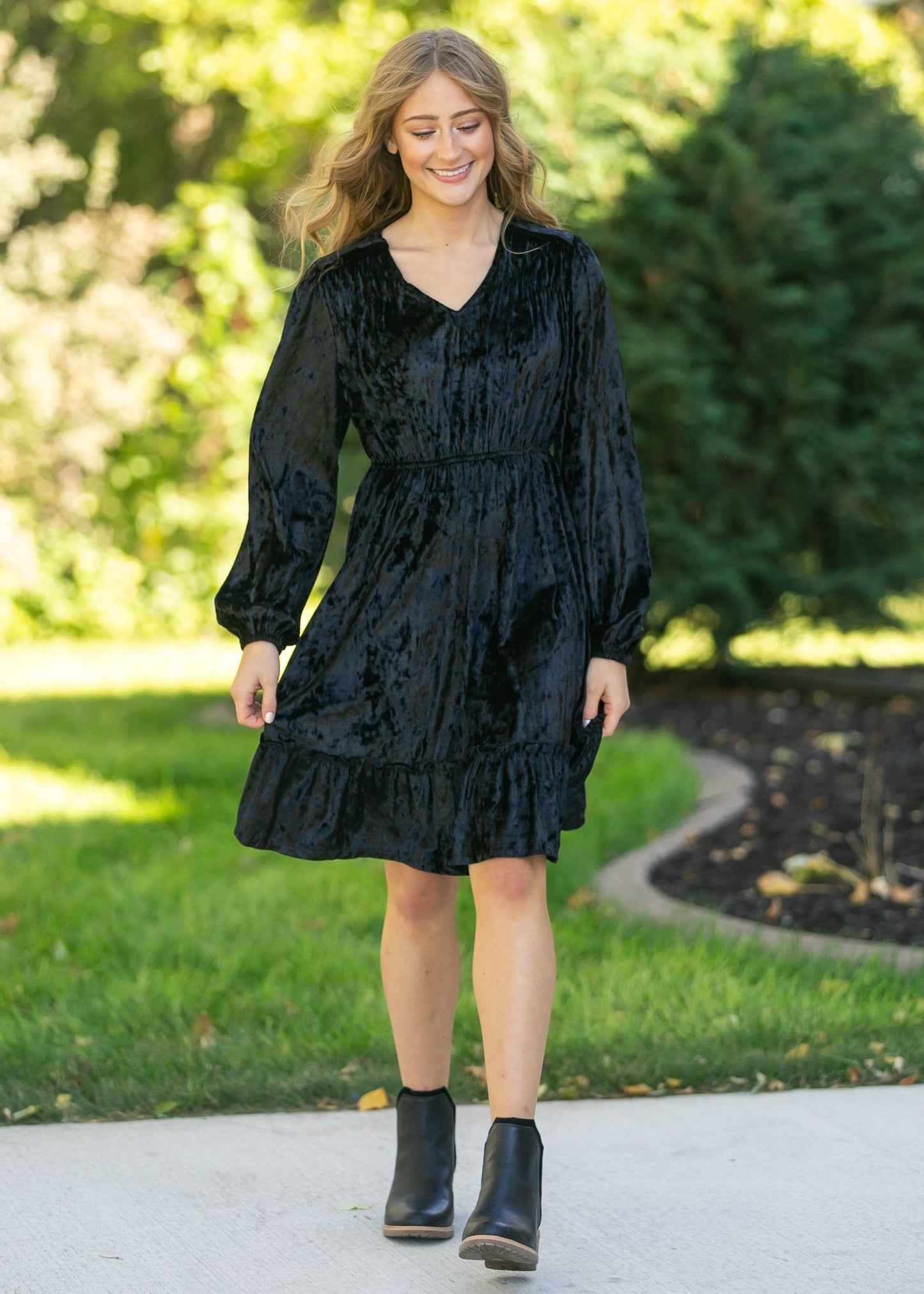 Diana Velvet Midi Dress IC Dresses