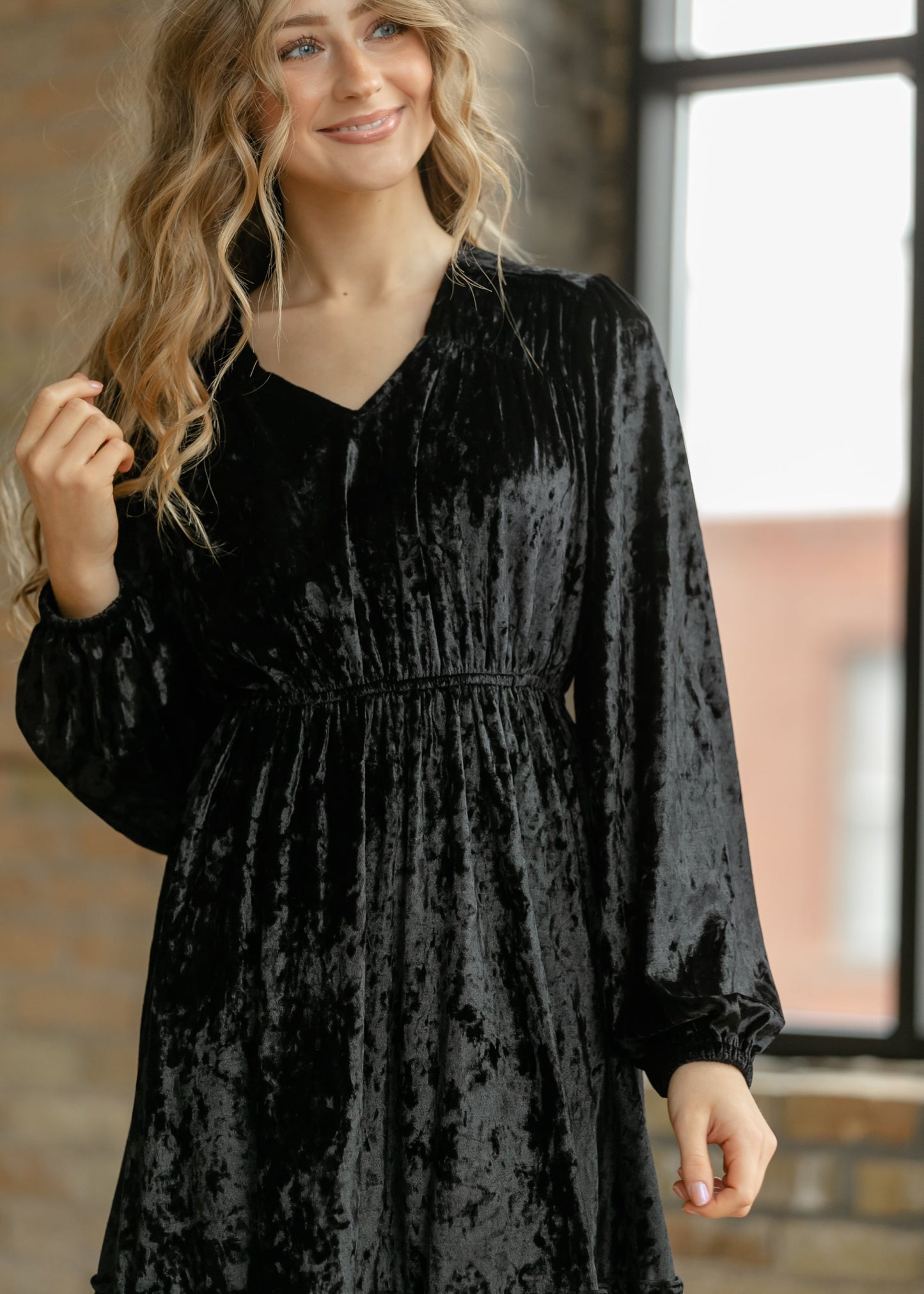 Diana Velvet Midi Dress IC Dresses