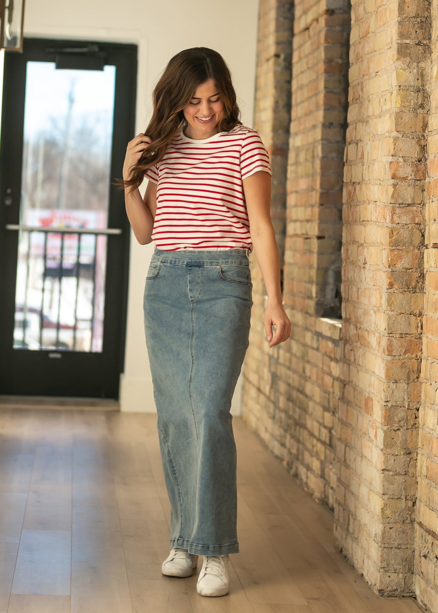 Donna Light Classic Wash Maxi Denim Skirt IC Skirts