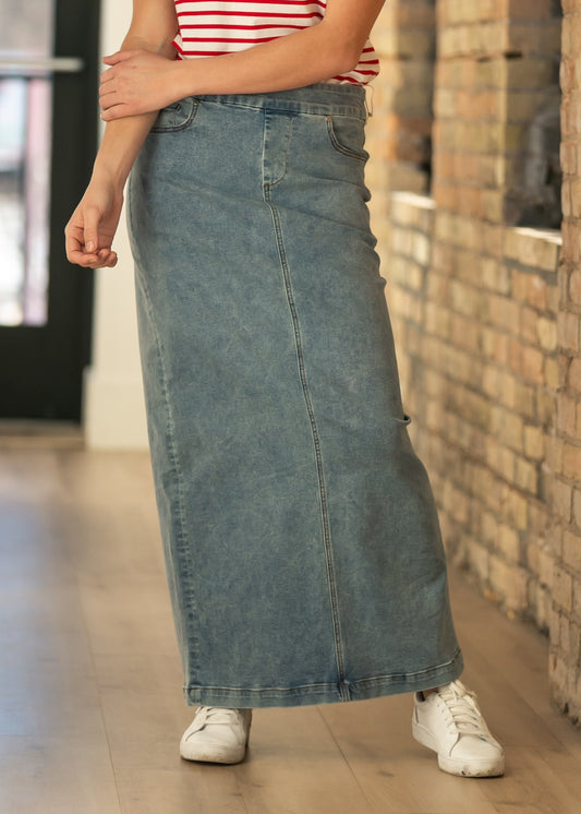Donna Light Classic Wash Maxi Denim Skirt IC Skirts
