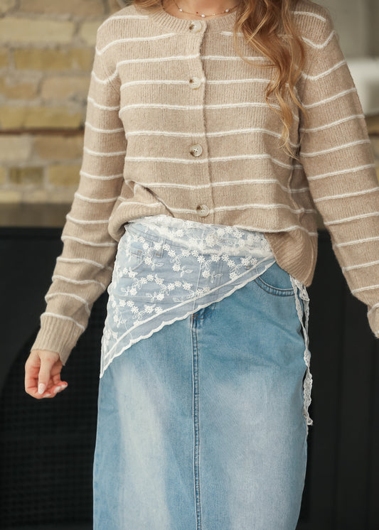 Elegant Lace Triangle Scarf Accessory