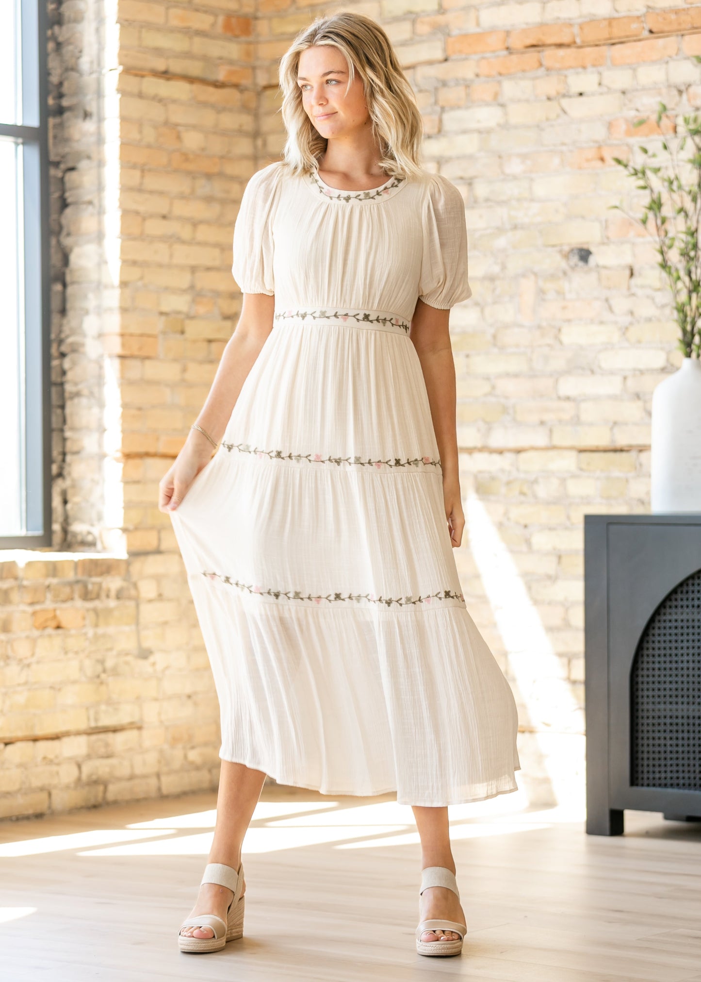Embroidered Floral Round Neck Maxi Dress FF Dresses