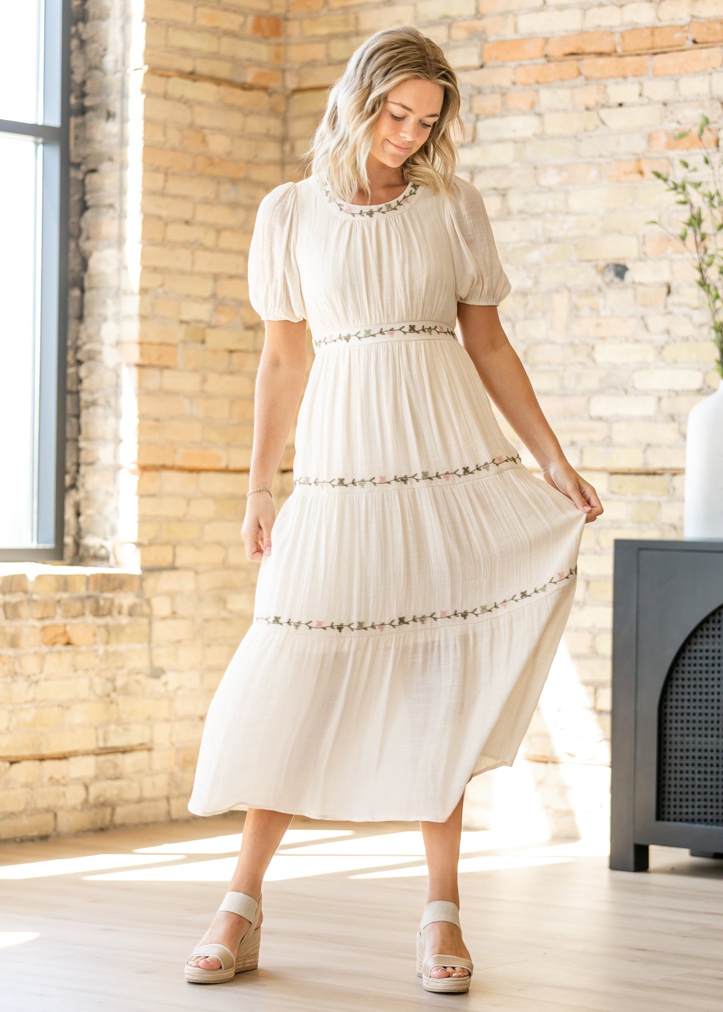 Embroidered Floral Round Neck Maxi Dress FF Dresses