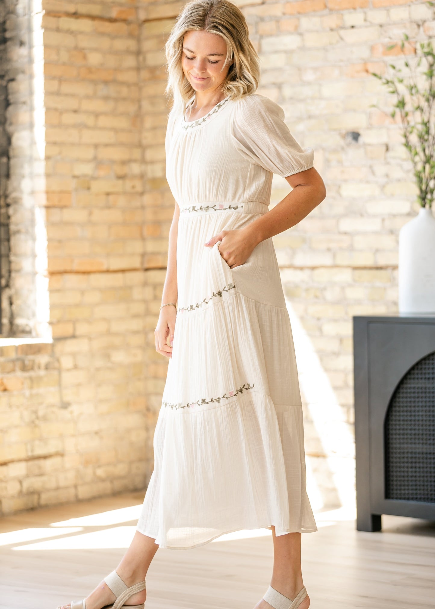 Embroidered Floral Round Neck Maxi Dress FF Dresses