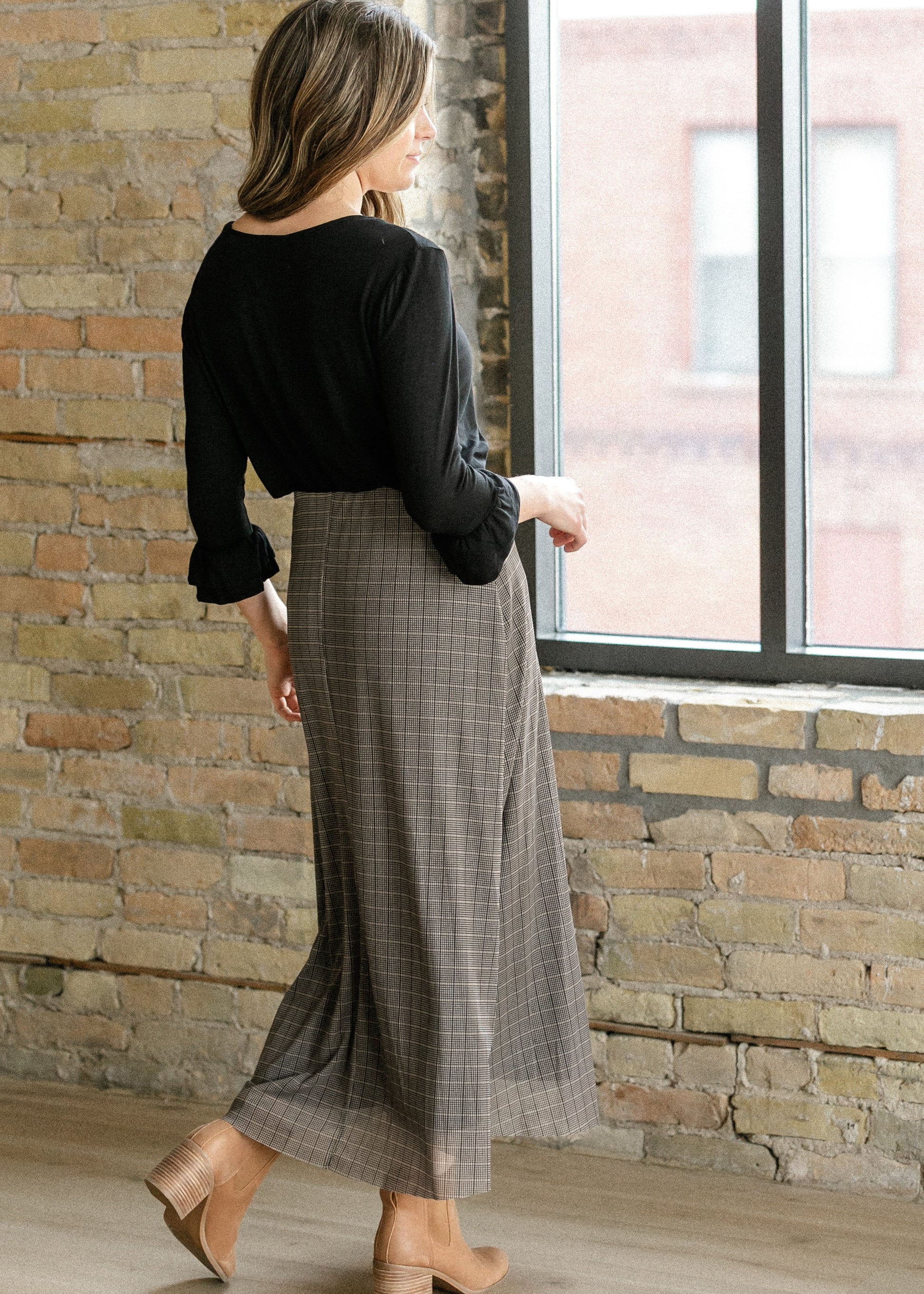 Essential Black Ruffled 3/4 Sleeve Top IC Tops