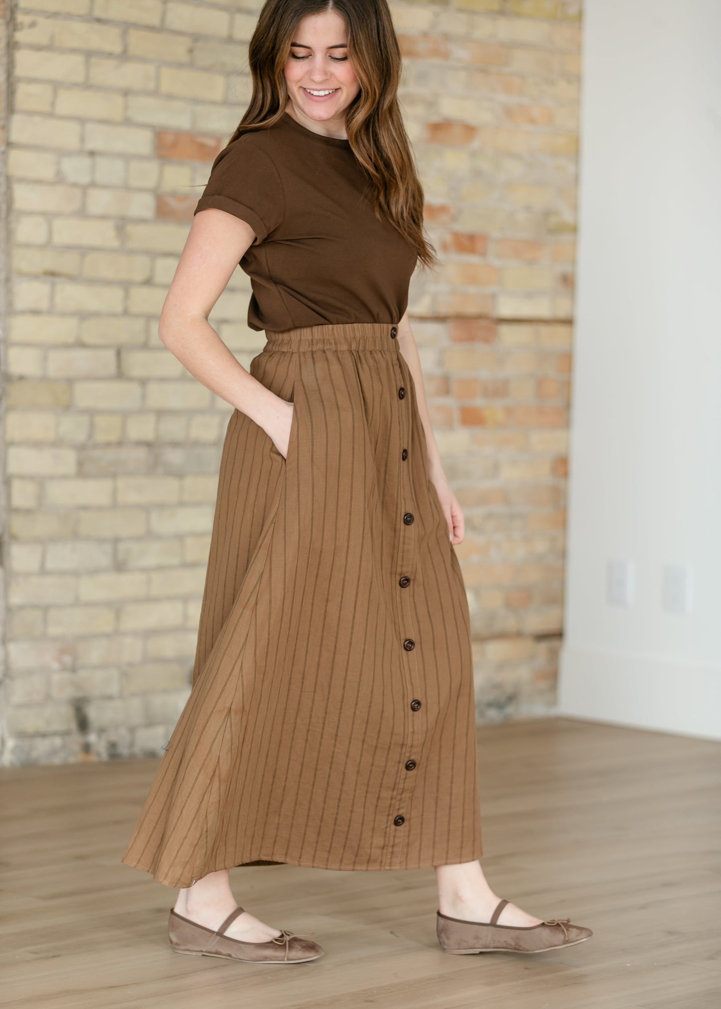 Essential Chocolate Short Sleeve Basic T-shirt IC Tops