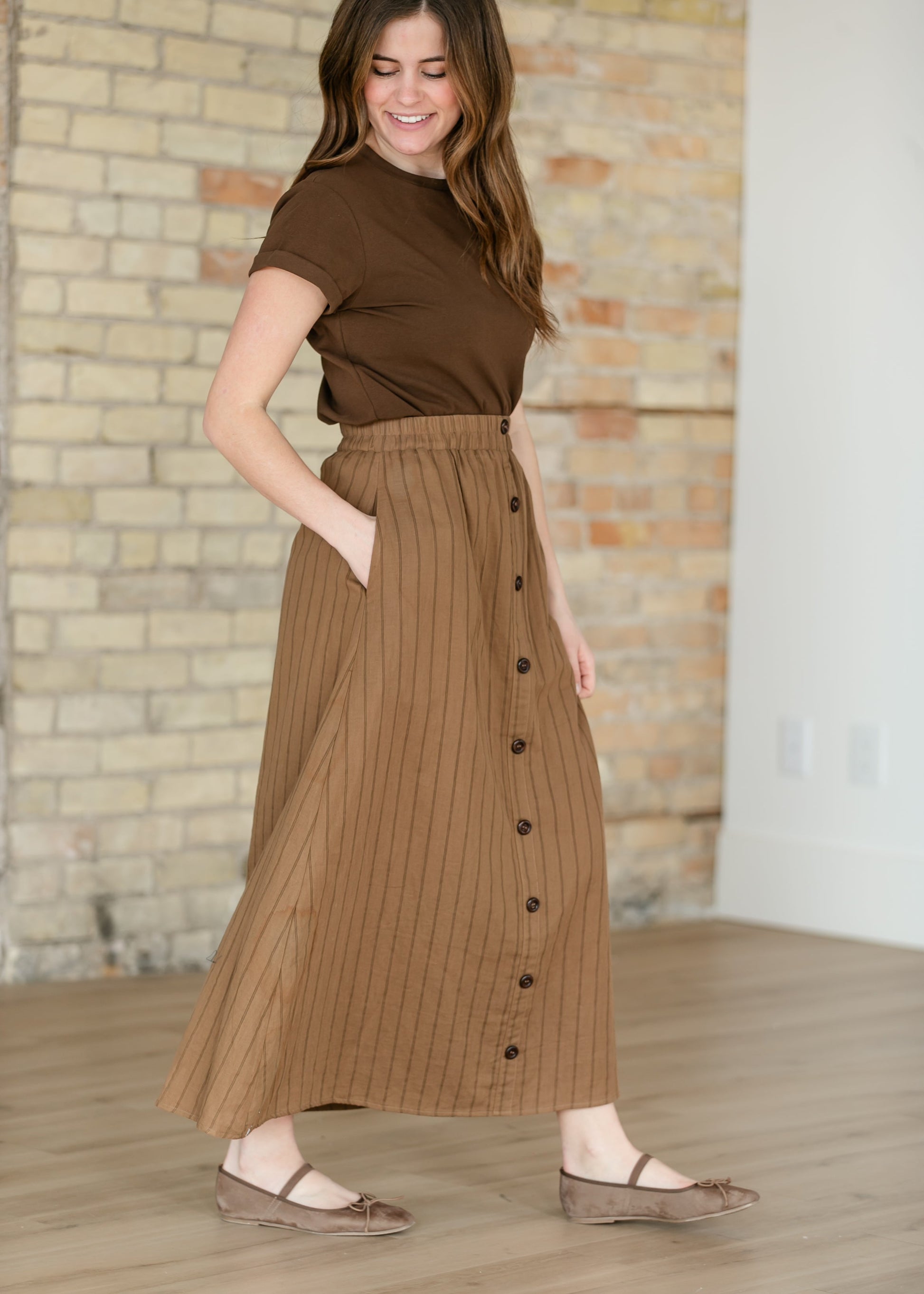 Essential Chocolate Short Sleeve Basic T-shirt IC Tops