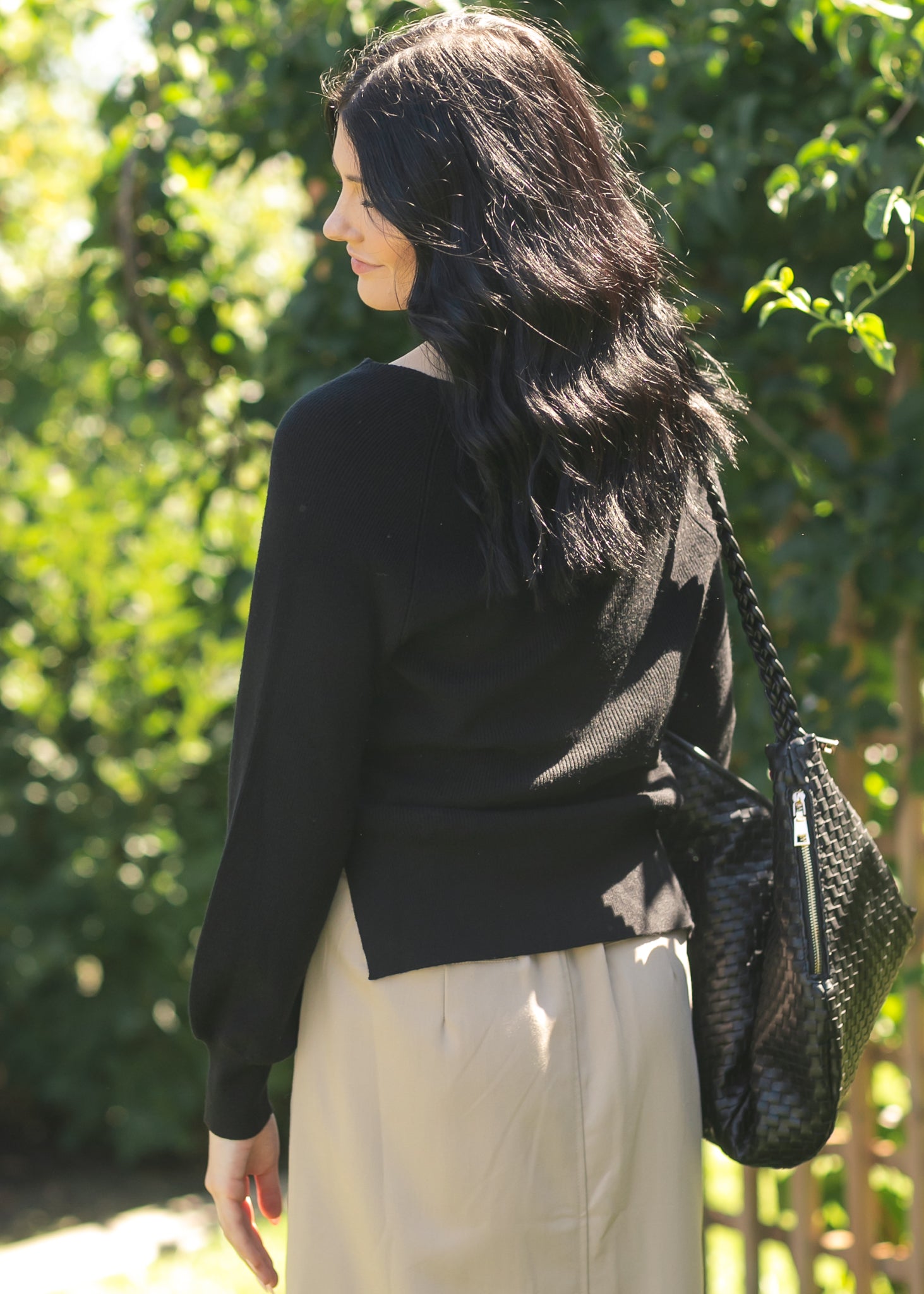 Essential V-neck Balloon Sleeve Sweater IC Tops