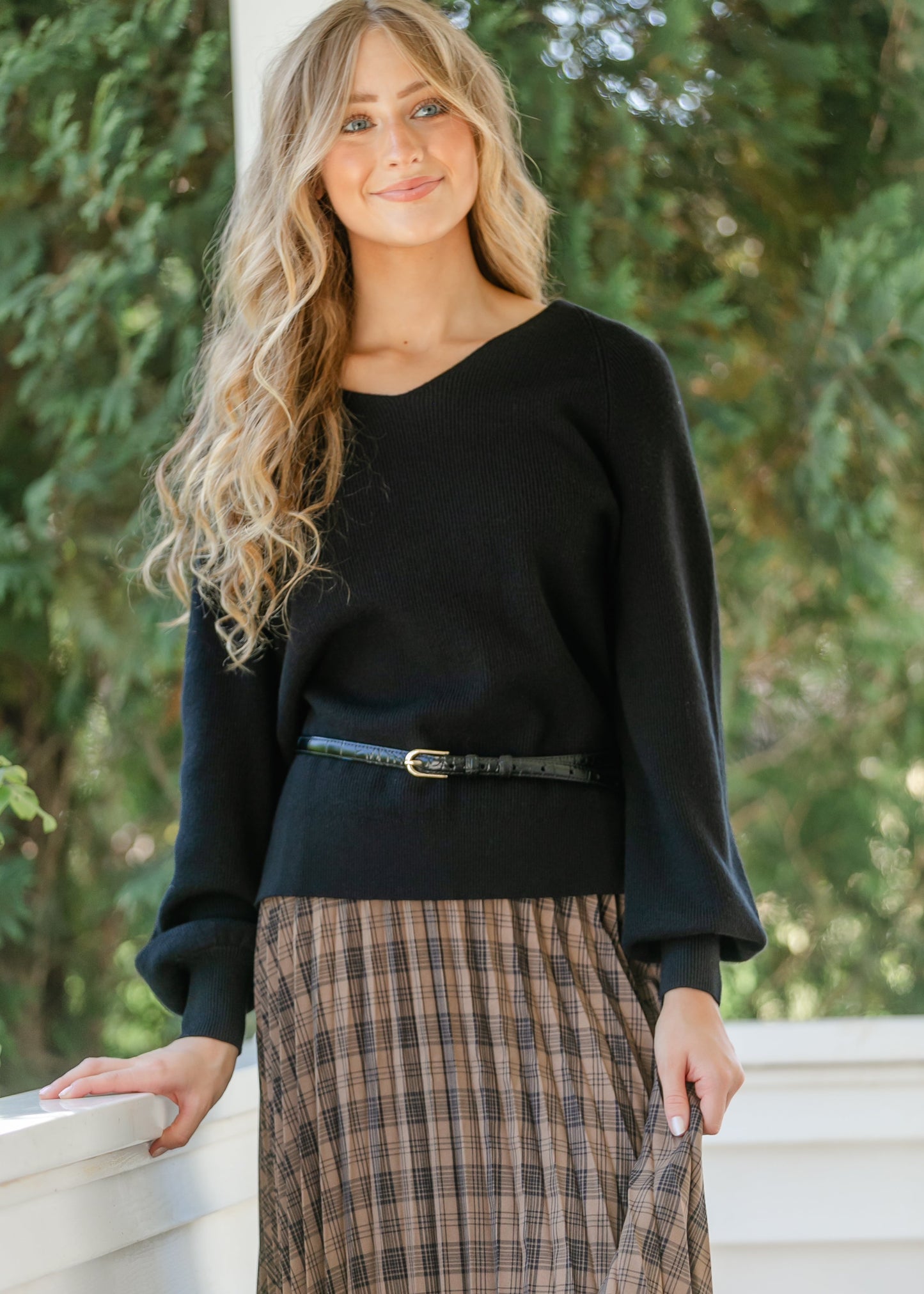 Essential V-neck Balloon Sleeve Sweater IC Tops