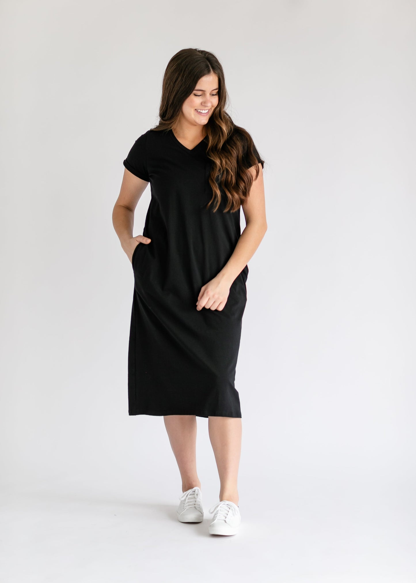 Finley V-Neck T-Shirt Midi Dress IC Dresses