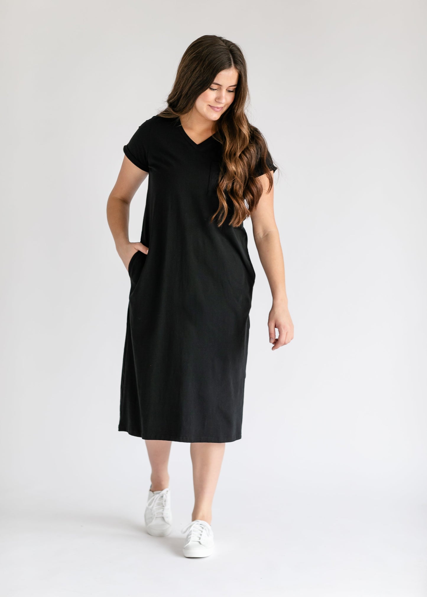 Finley V-Neck T-Shirt Midi Dress IC Dresses
