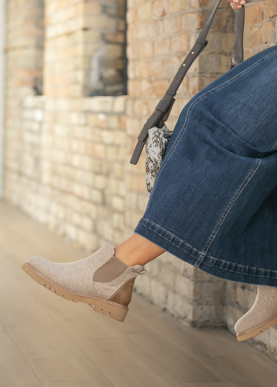 It's Chilly Sand Slip On Ankle Boots Shoes 6