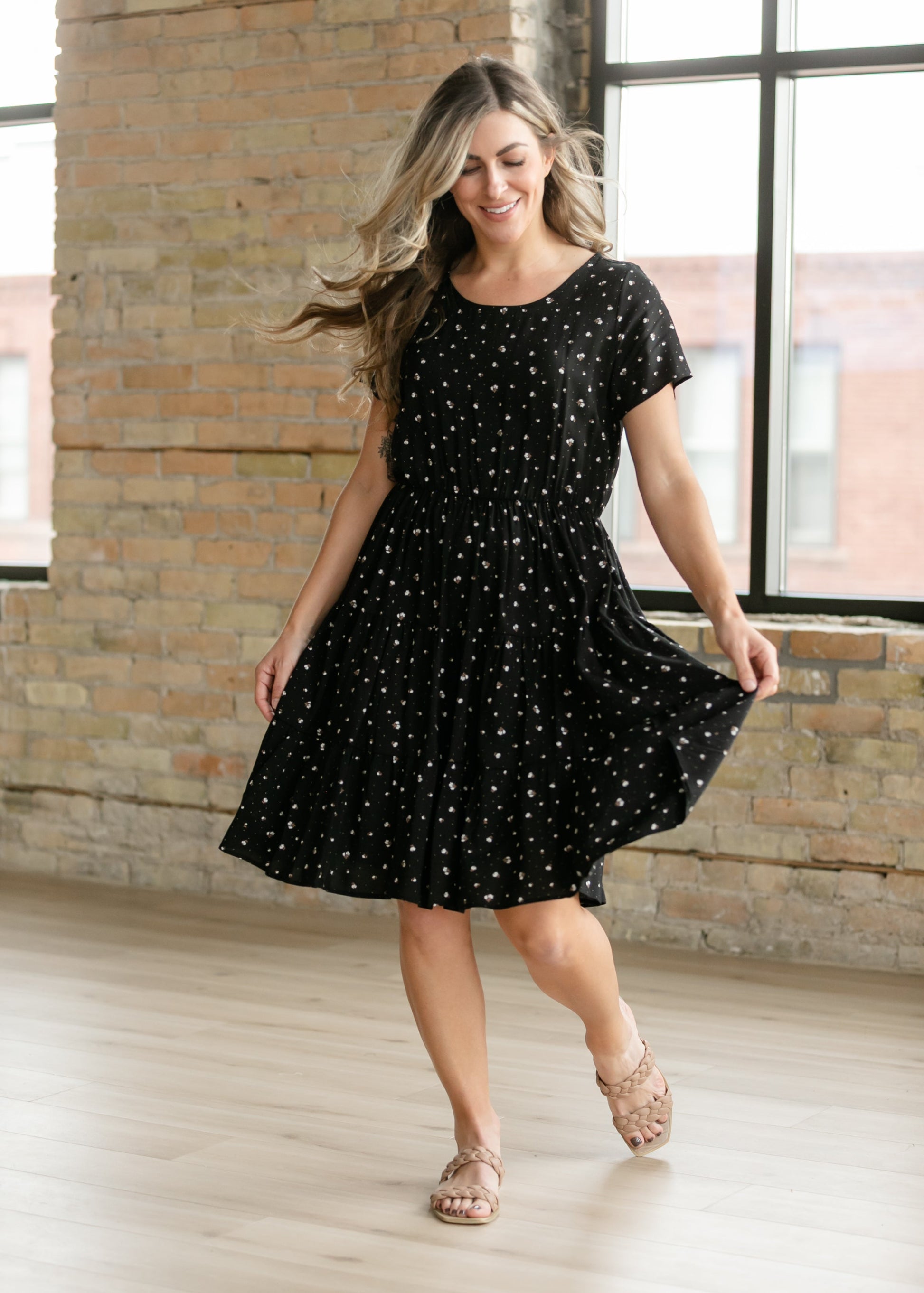 Jenna Floral Knit Short Sleeve Tiered Midi Dress IC Dresses