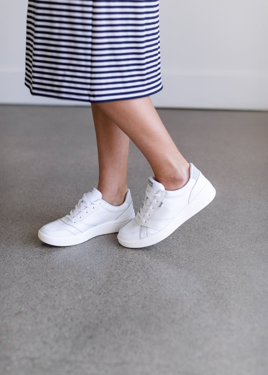 Keds® The Court Suede Sneaker Shoes White / 6