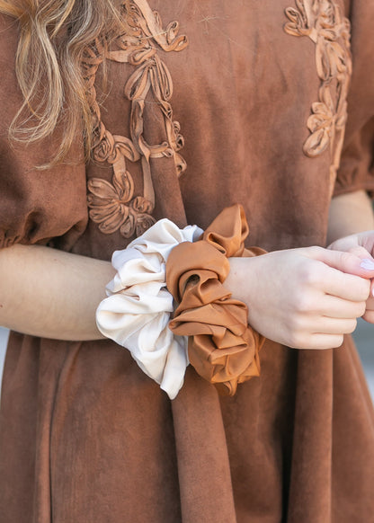 Kitsch™ Oversized Scrunchies 2pc Accessory