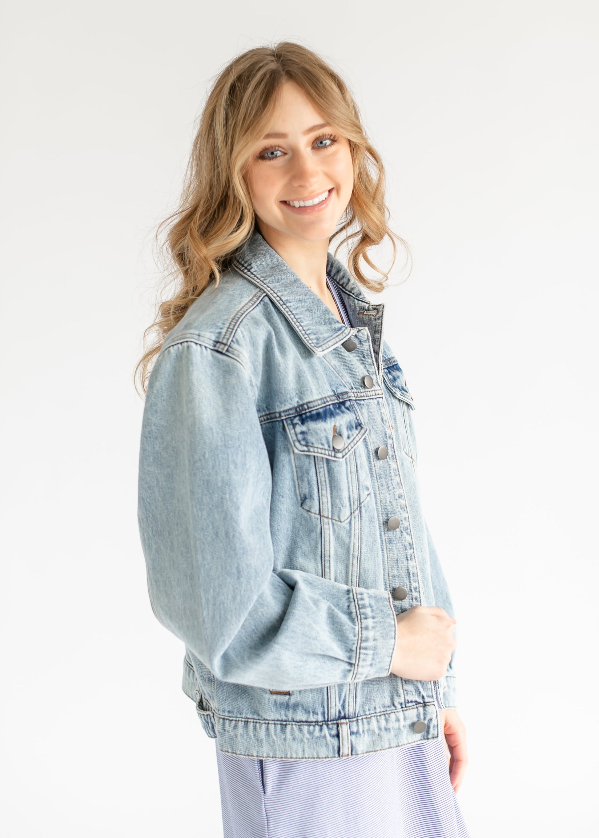 Kut from the Kloth® Emmy Light Wash Oversized Denim Jacket FF Tops
