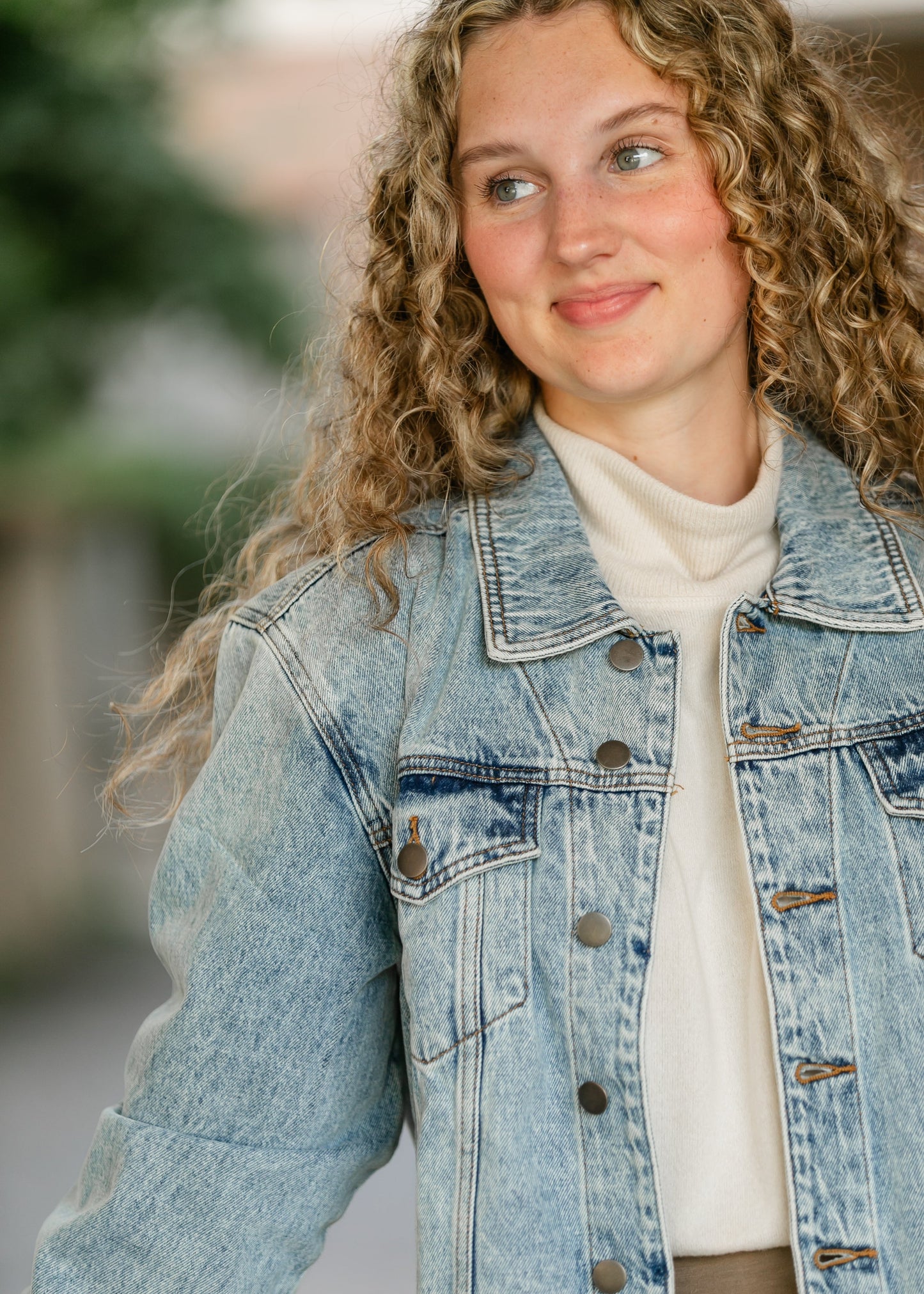 Kut from the Kloth® Emmy Light Wash Oversized Denim Jacket FF Tops