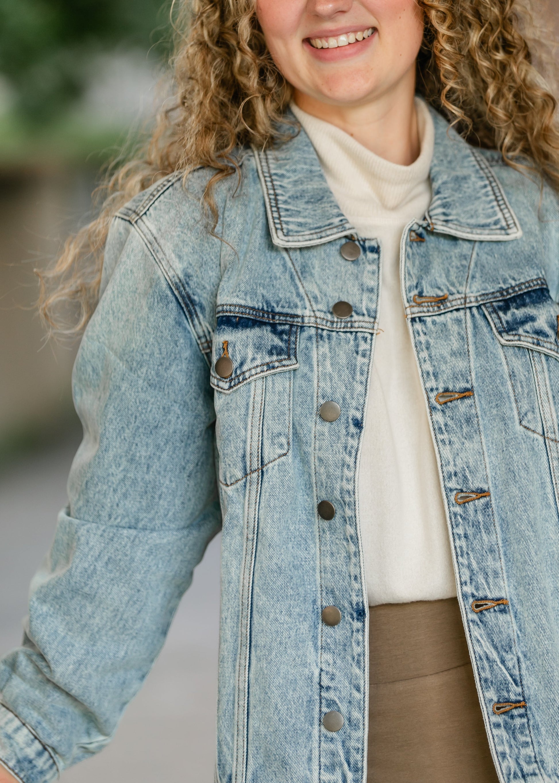 Kut from the Kloth® Emmy Light Wash Oversized Denim Jacket FF Tops