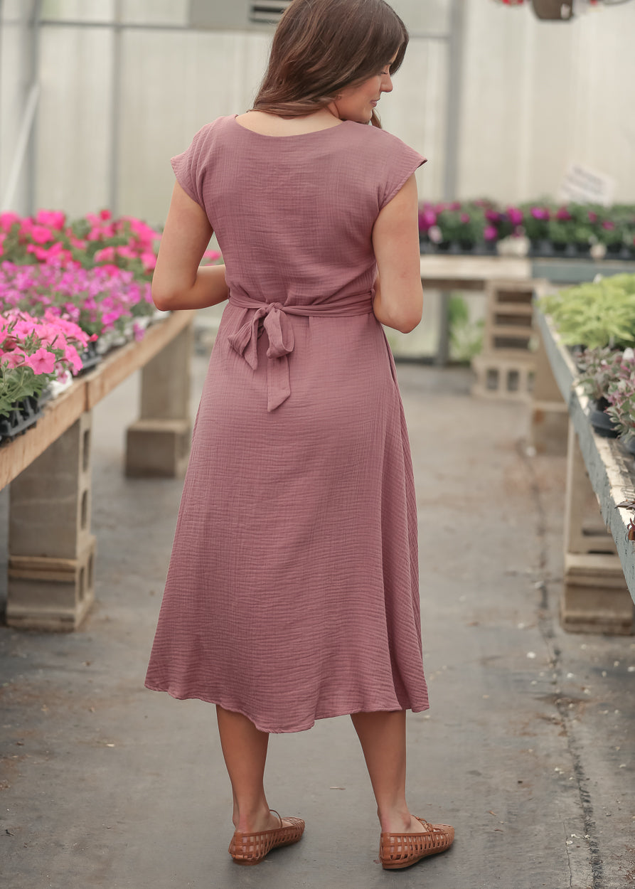 linen gauze dress Lily Mauve Belted Midi Dress, Small wedding dresses near me Nicole Miller Evening Cocktail Breezy summer linen dress Size:37.5 (US 7.5)