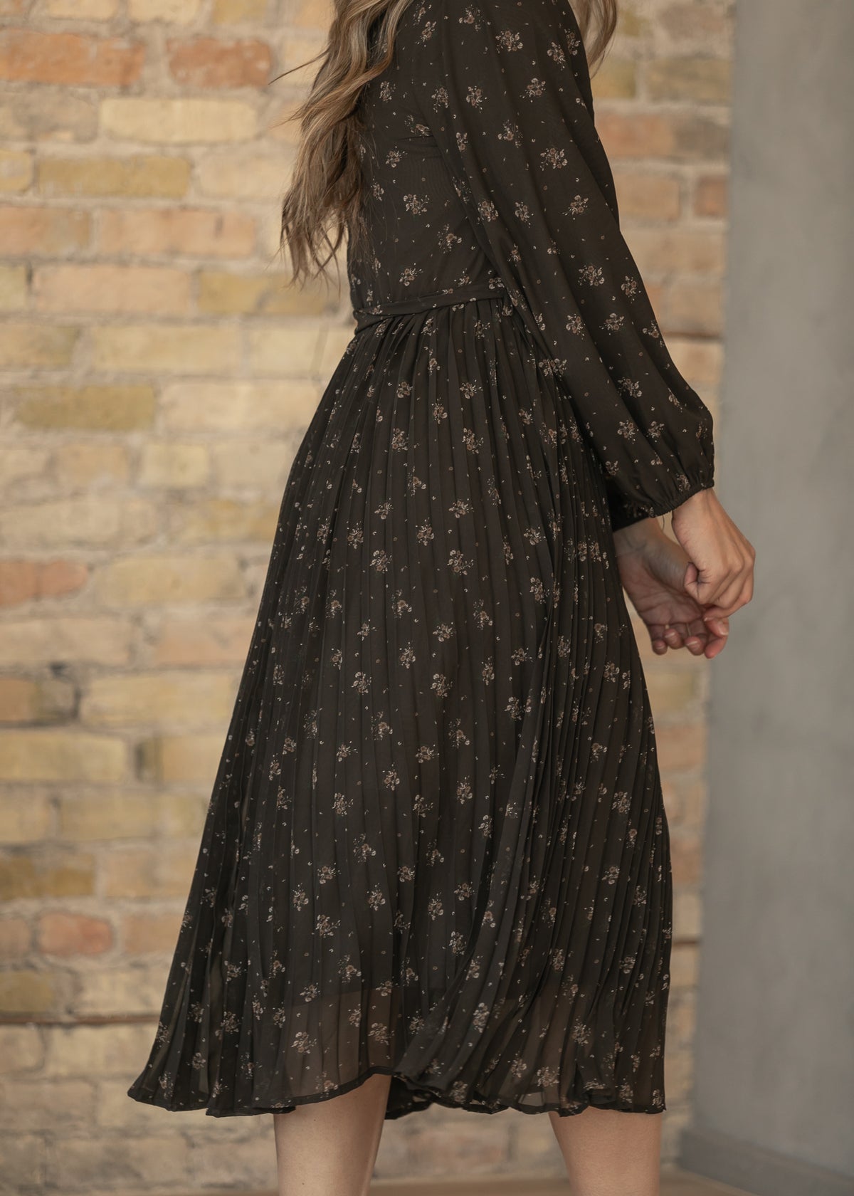Louise Brown Floral Pleated Midi Dress IC Dresses