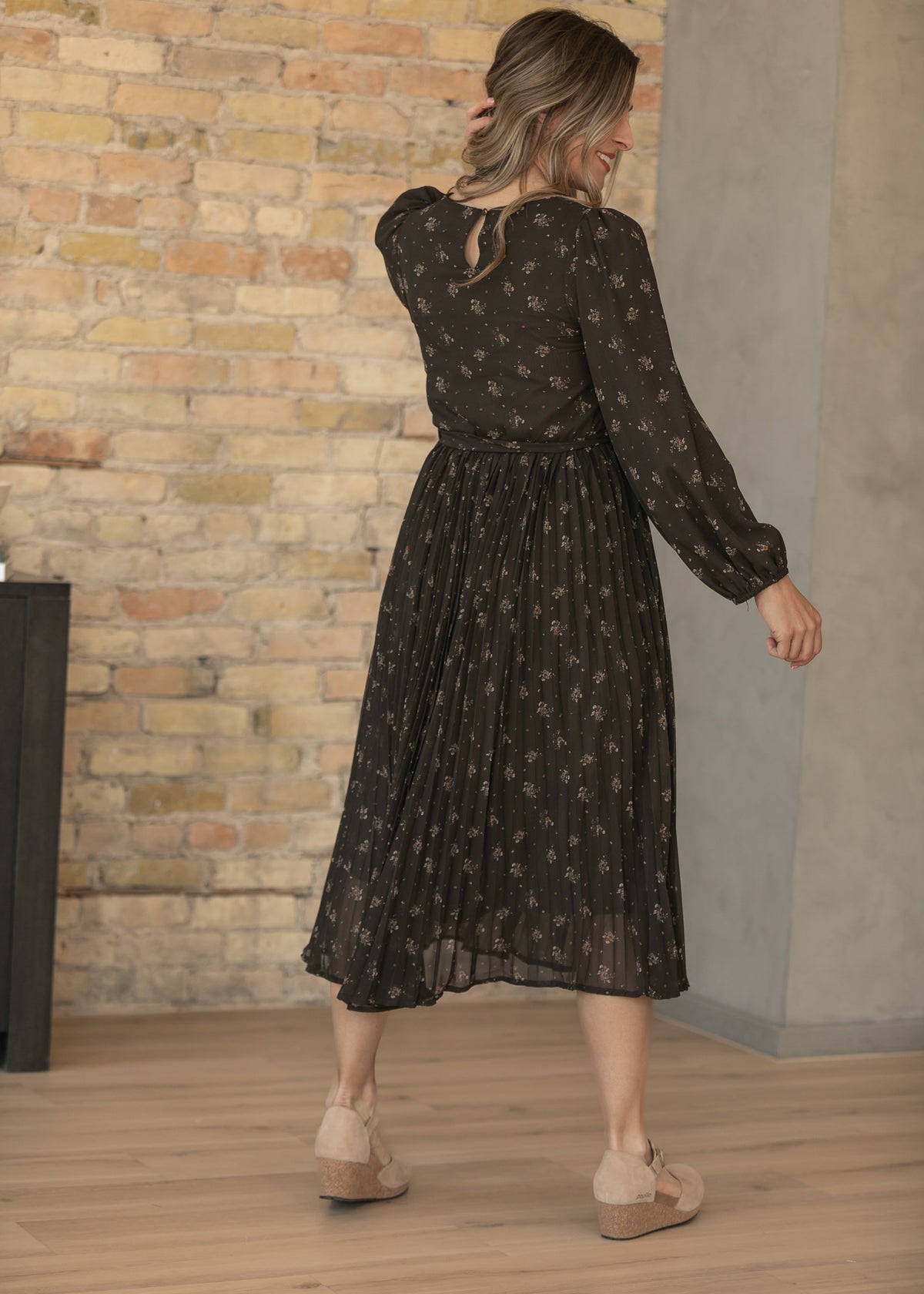 Louise Brown Floral Pleated Midi Dress IC Dresses
