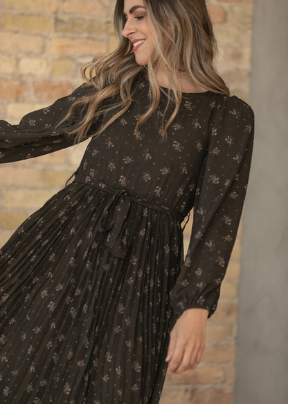 Louise Brown Floral Pleated Midi Dress IC Dresses