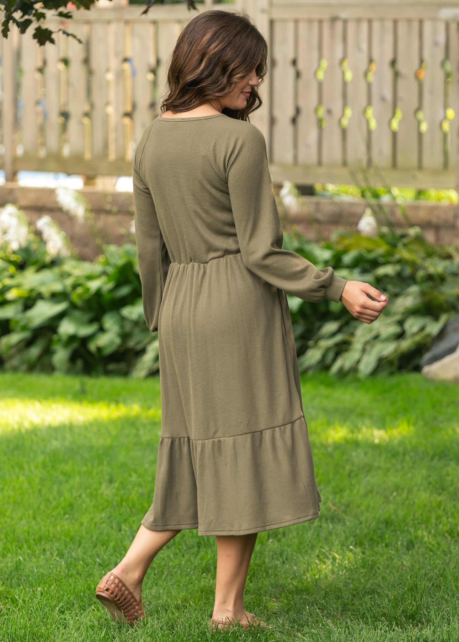 green emerald velvet dress Lots To Love Kelly Green Smocked Flutter Sleeve Tiered Midi Dress main image 1