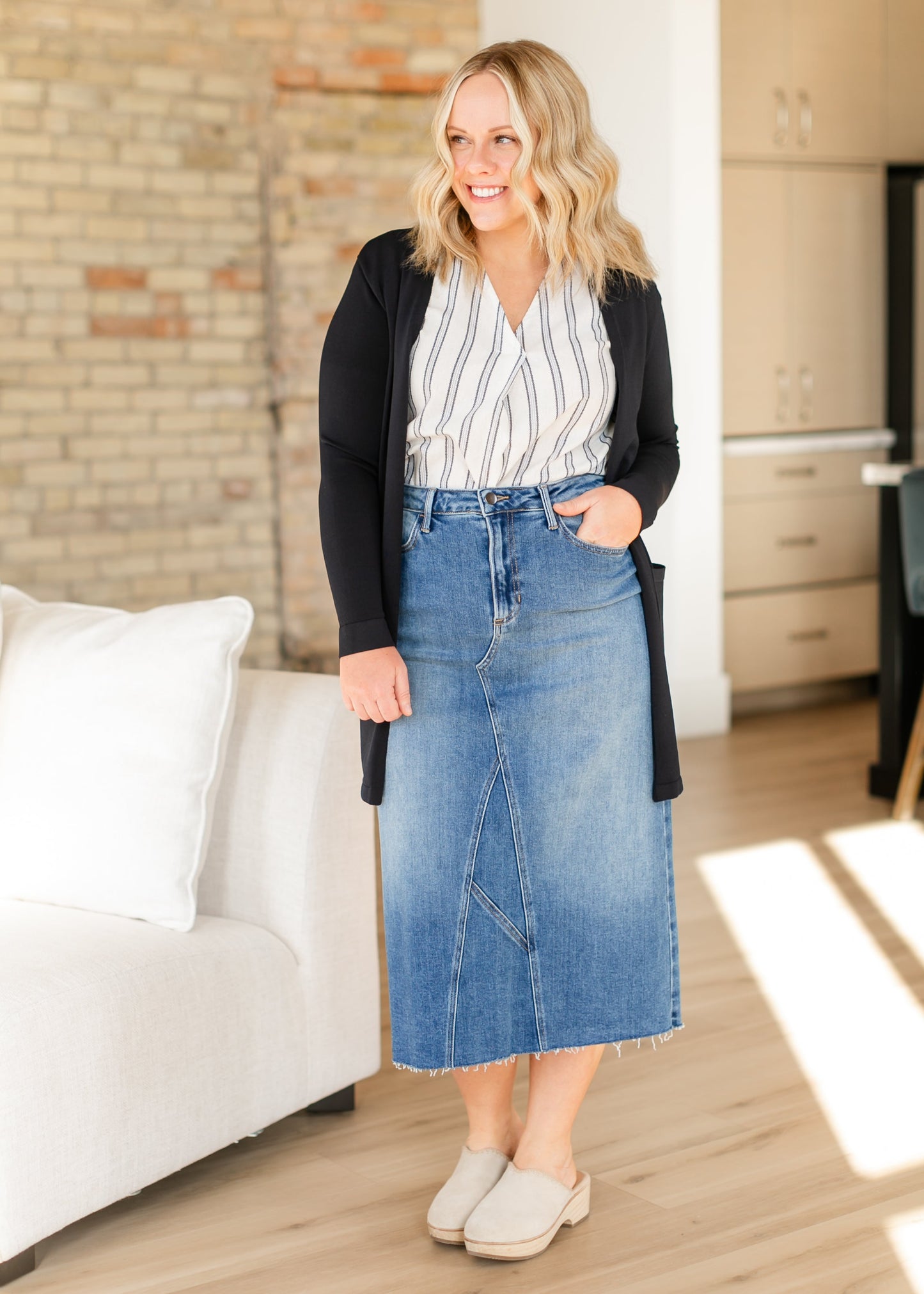 Madison Striped V-neck Short Sleeve Flowy Top IC Tops