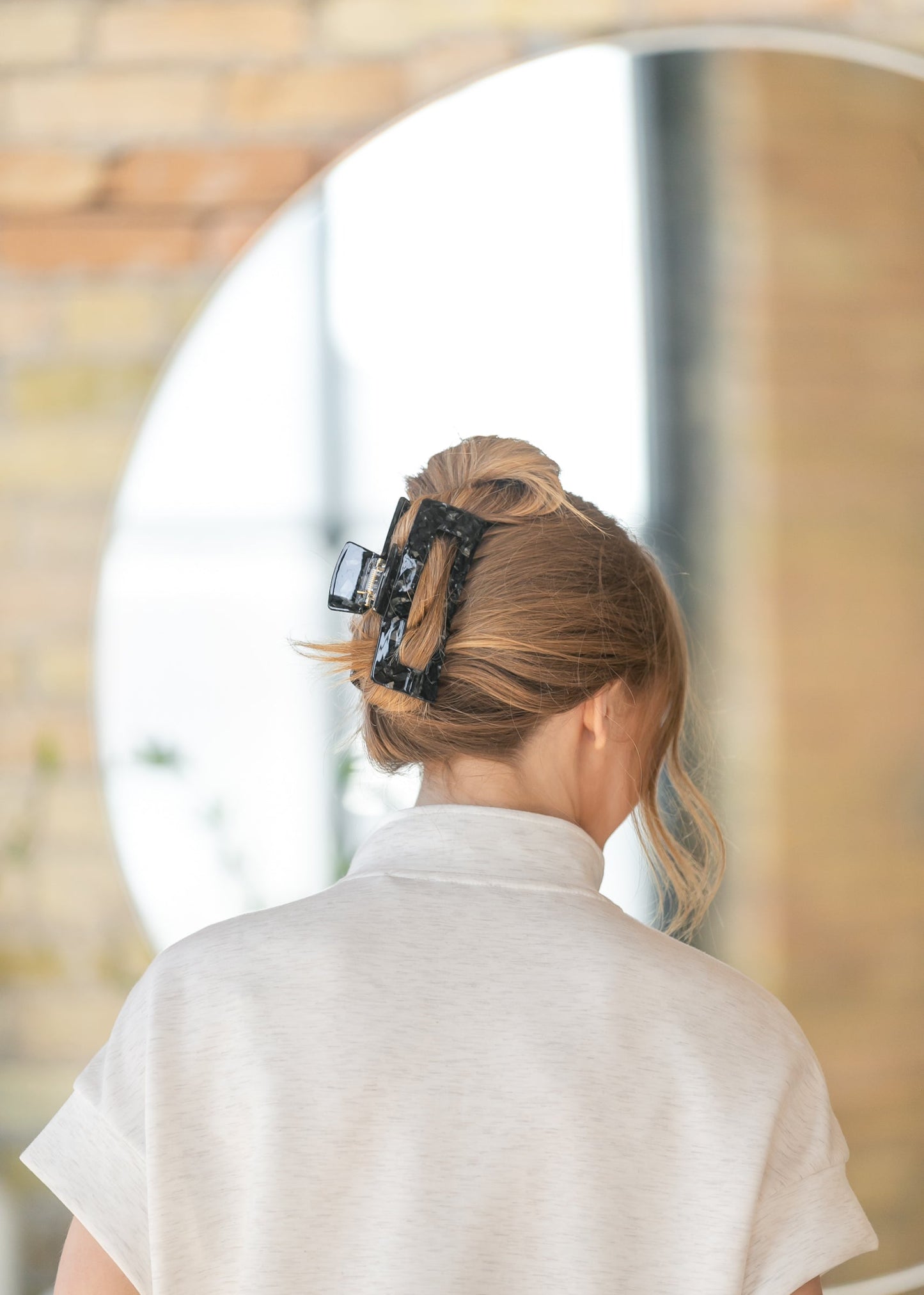 Pixie Woo Black Large Claw Clip Accessories