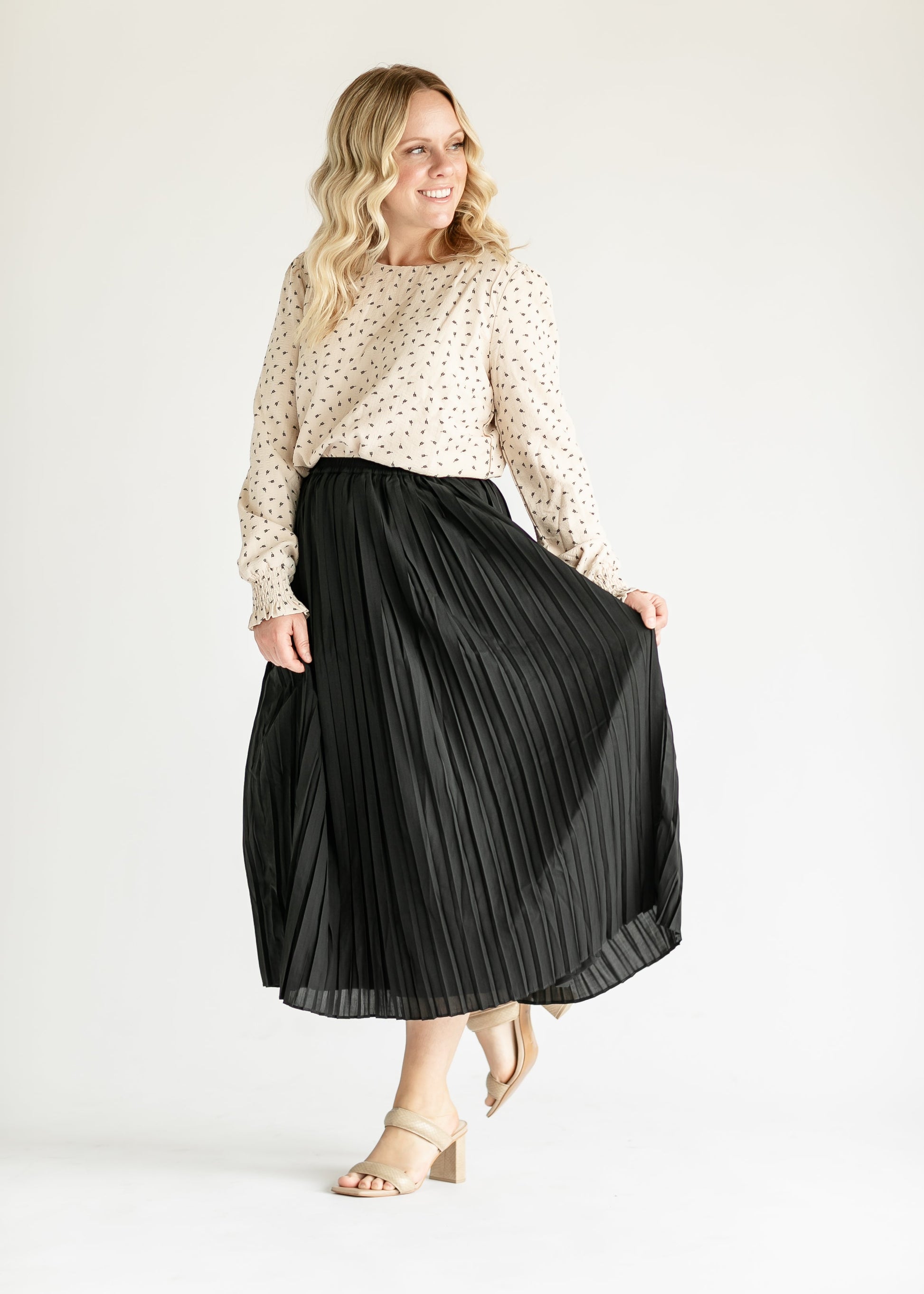 Pleated Pull-On Midi Skirt IC Skirts