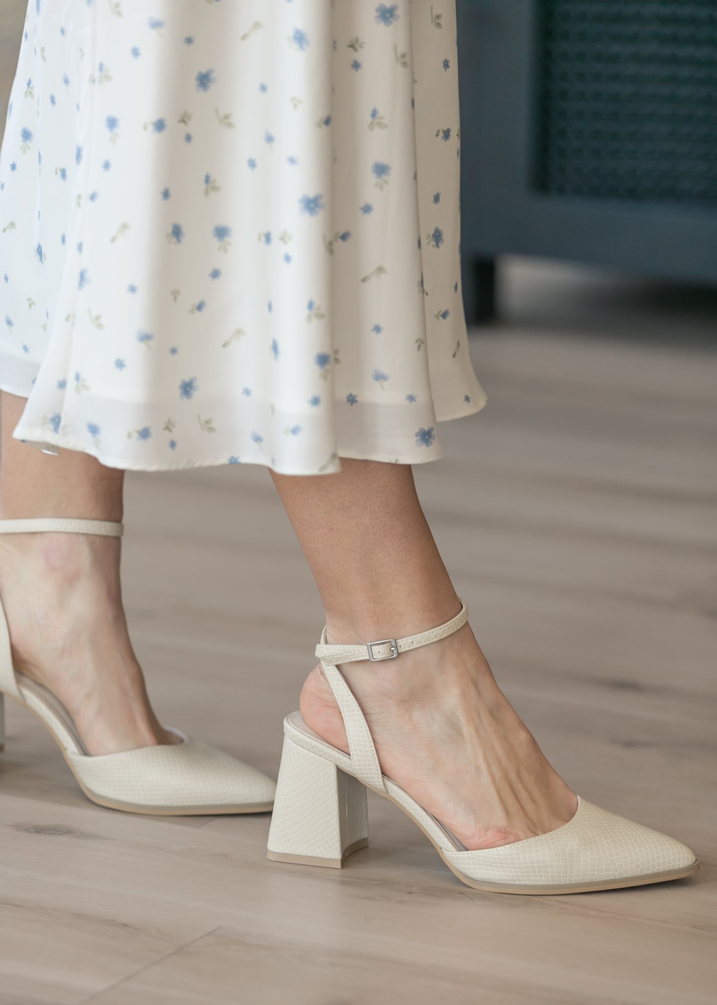 Pointed Toe Ankle Strap Block Heels Shoes