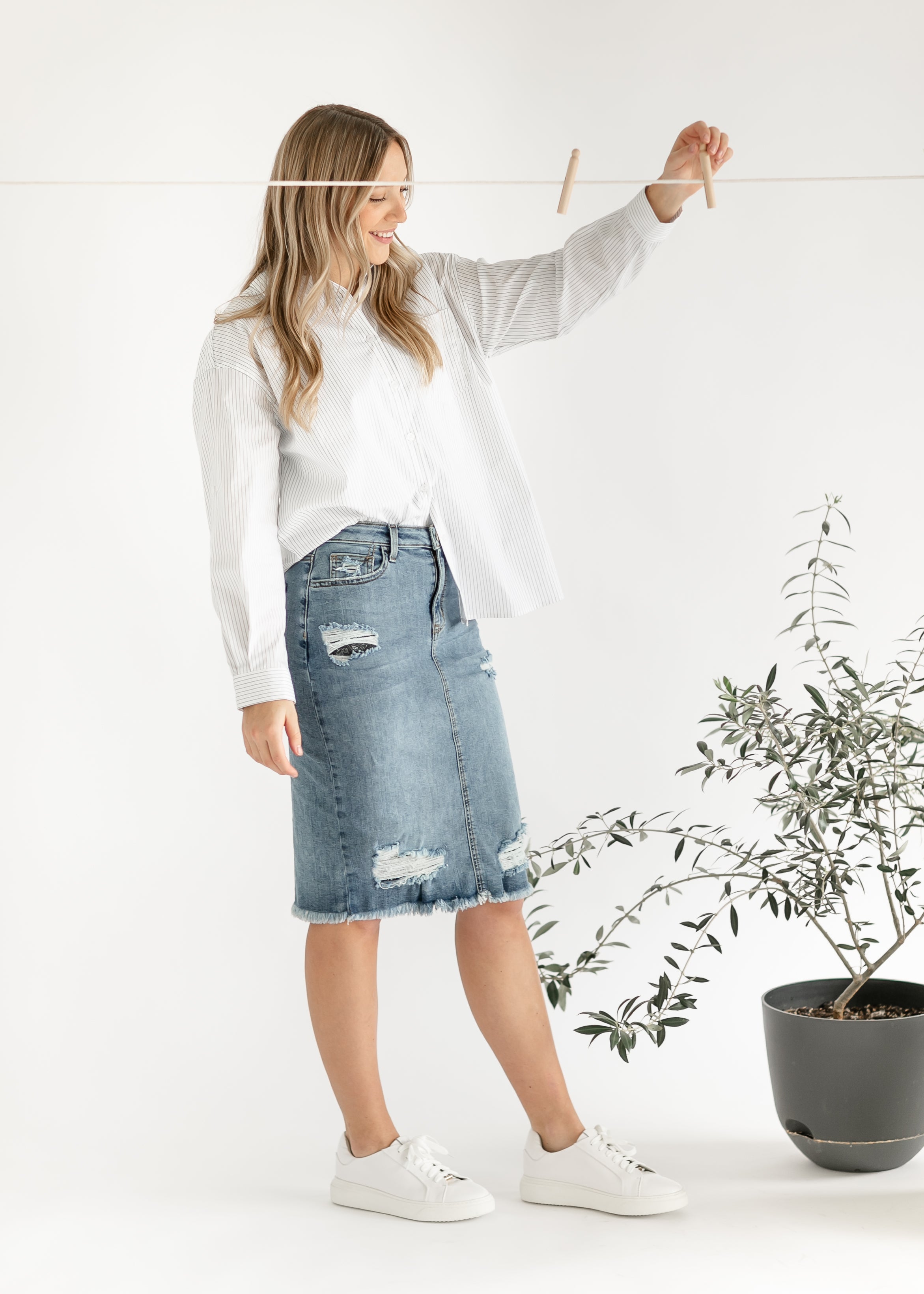 Fashion Nova Major Moves Distressed Stretchy Women's Denim Midi Skirt Size  S | eBay