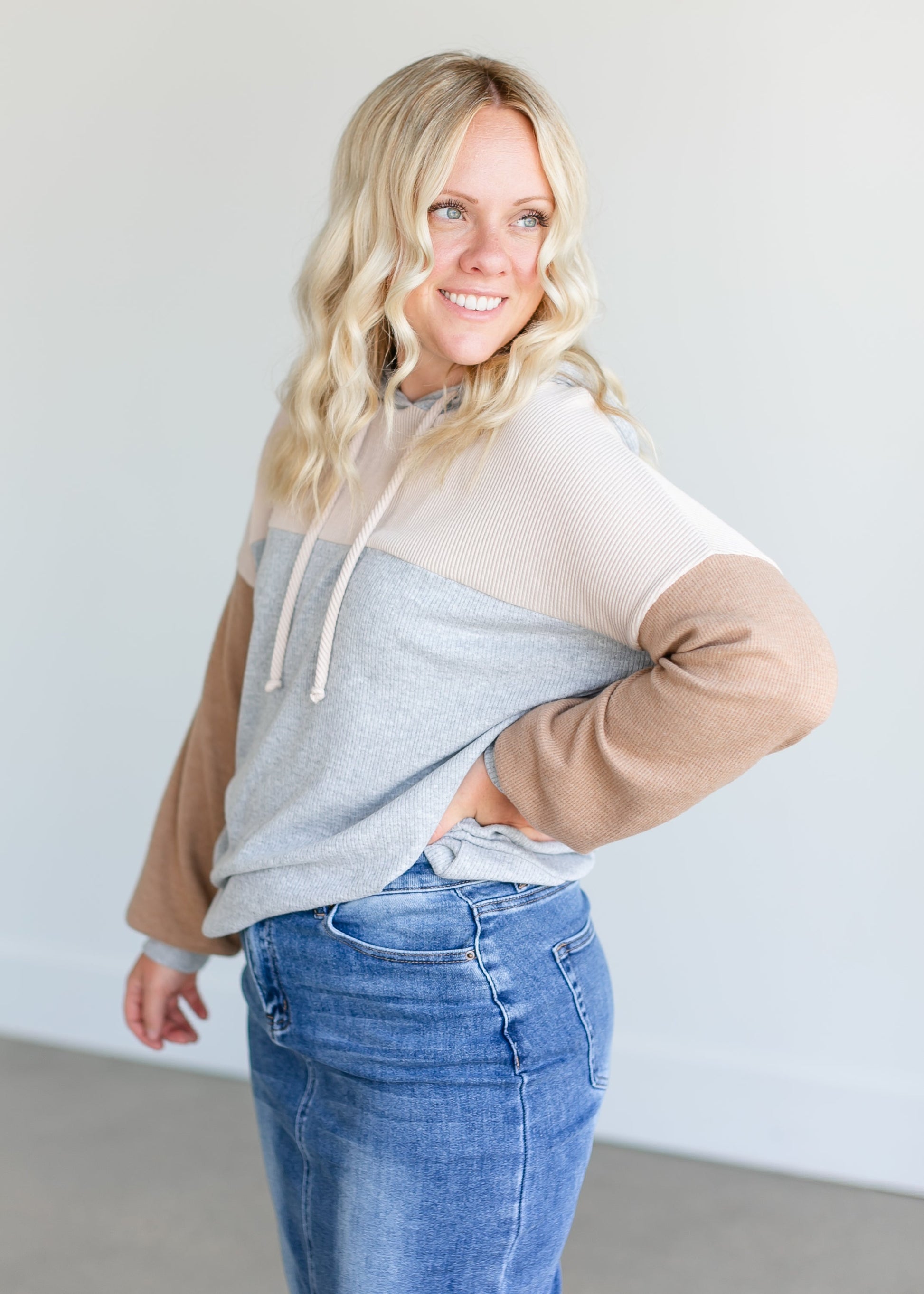 A colorblocked lightweight hoodie with ribbed texture.