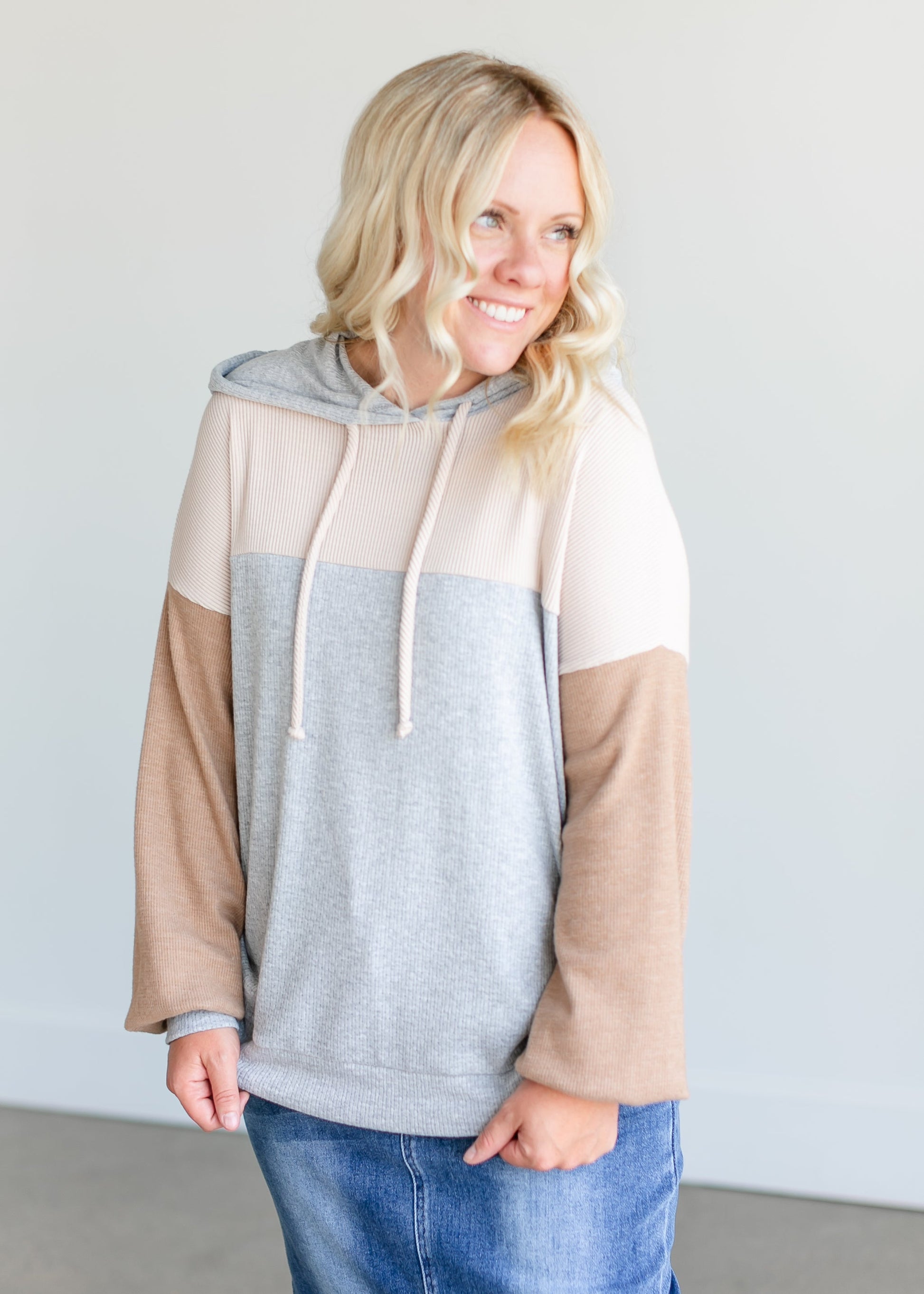 A colorblocked lightweight hoodie with ribbed texture.