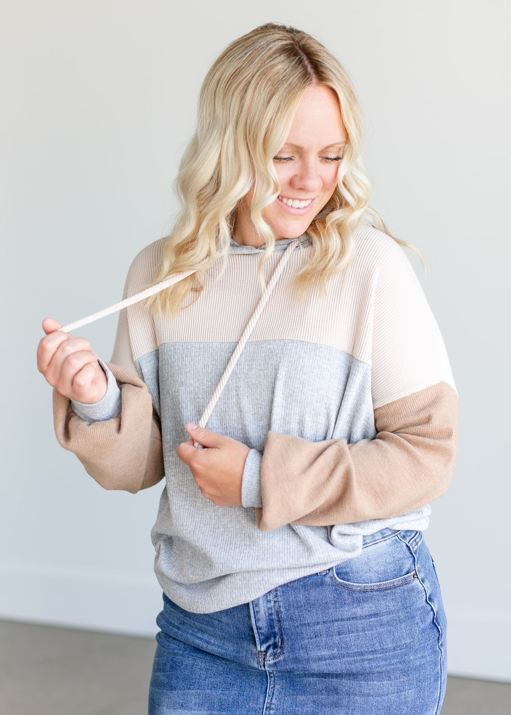 A colorblocked lightweight hoodie with ribbed texture.